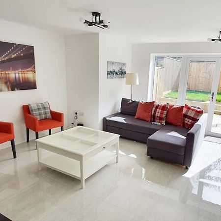 Walnut Flats-F2, 3-Bedroom With Garden & Patio - Ac, Parking, Netflix, Wifi - Close To Oxford, Bicester & Blenheim Palace Extérieur photo