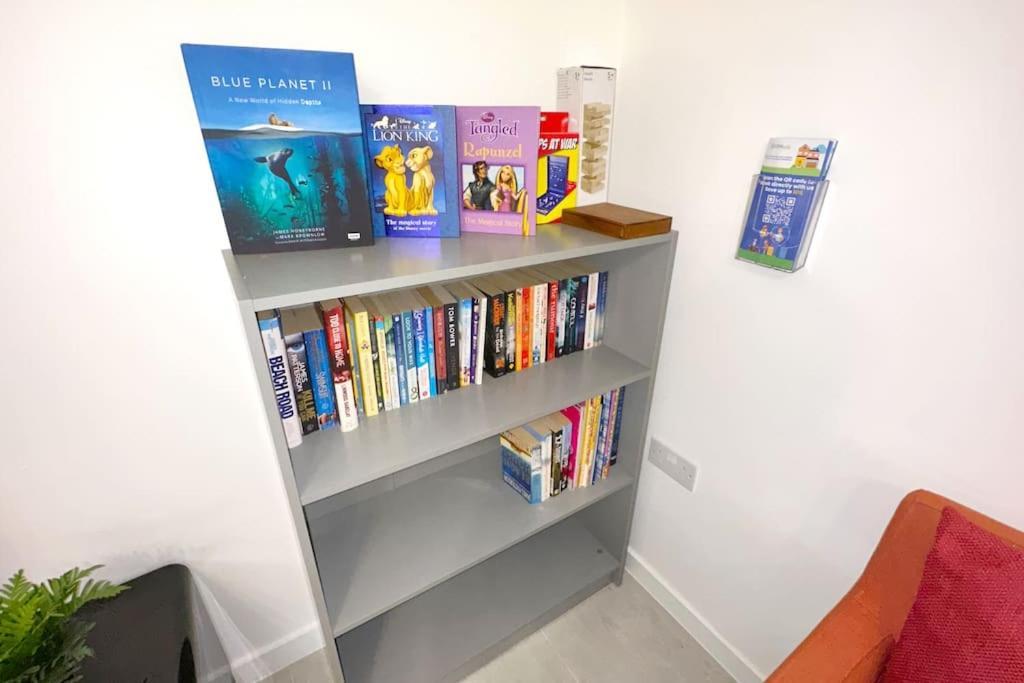Walnut Flats-F2, 3-Bedroom With Garden & Patio - Ac, Parking, Netflix, Wifi - Close To Oxford, Bicester & Blenheim Palace Extérieur photo