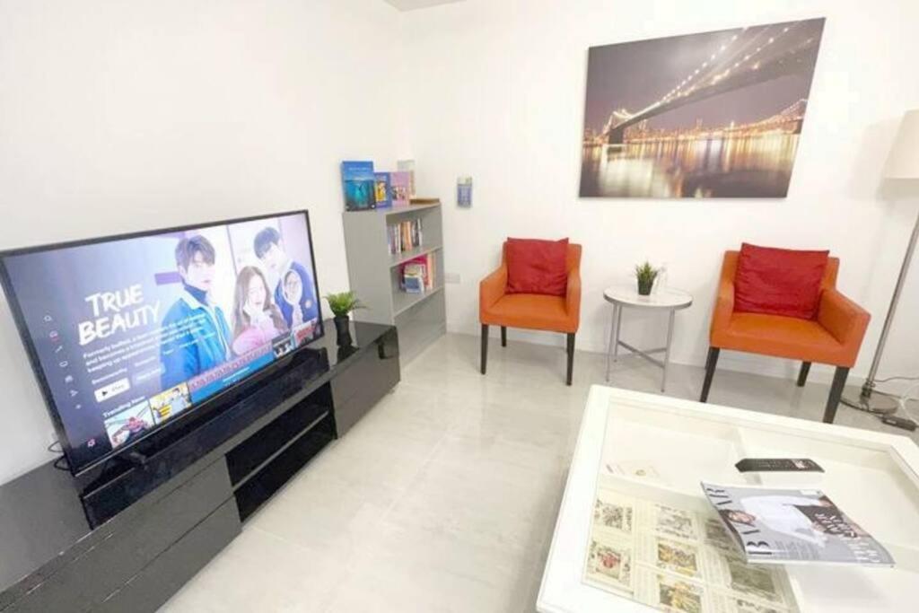 Walnut Flats-F2, 3-Bedroom With Garden & Patio - Ac, Parking, Netflix, Wifi - Close To Oxford, Bicester & Blenheim Palace Extérieur photo